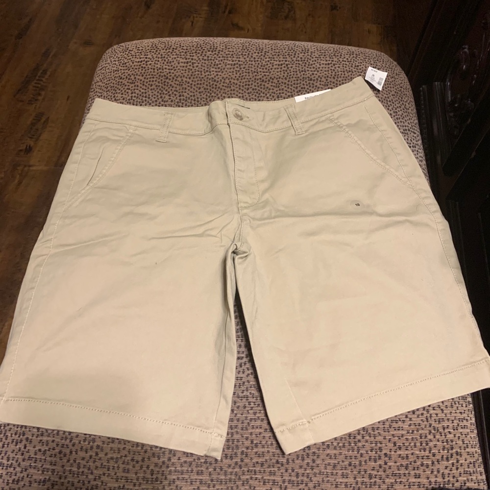 Aeropostale khaki shorts NWT